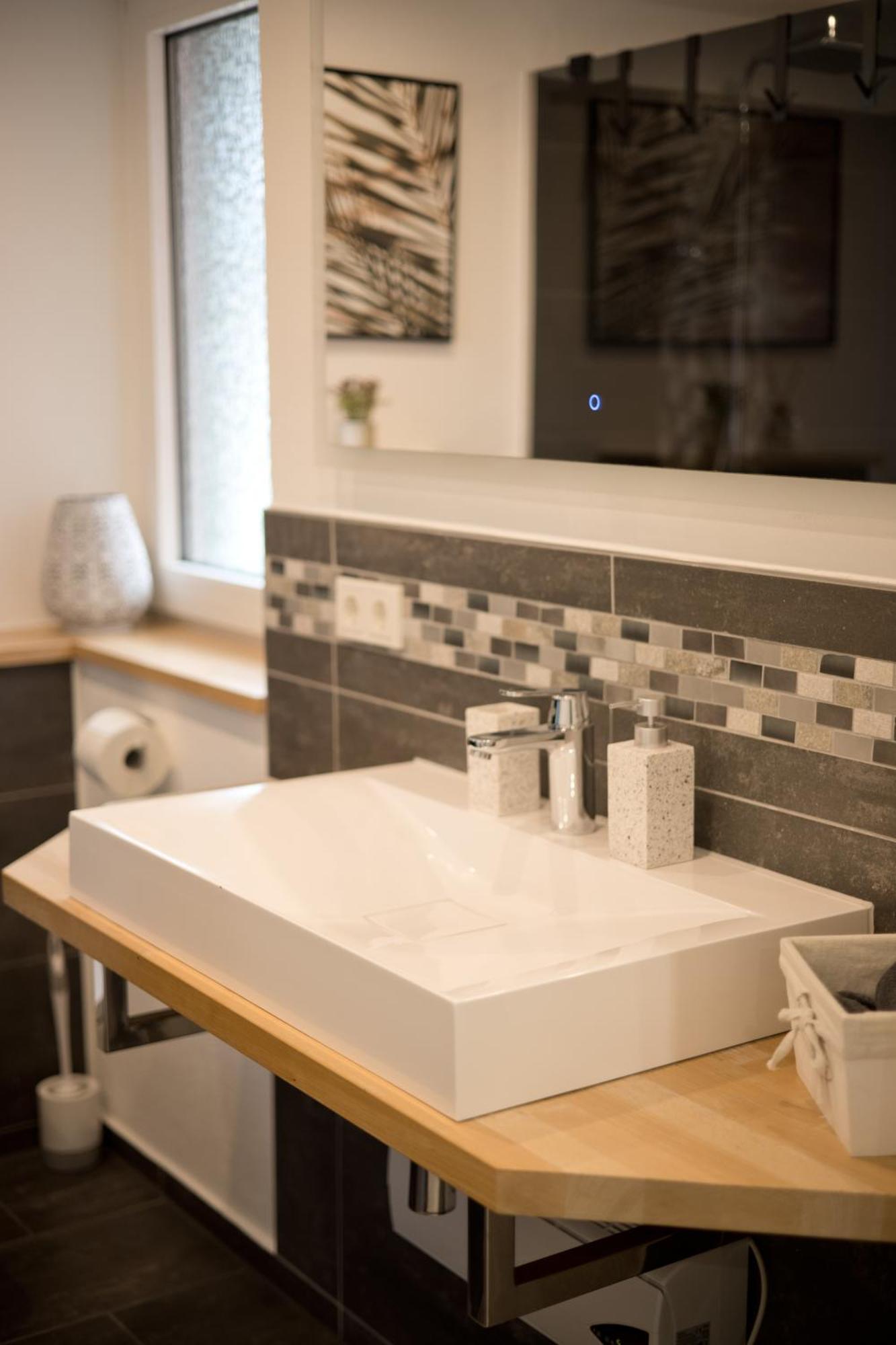 Apartment Moderne Zum Wohlfuehlen Brachback